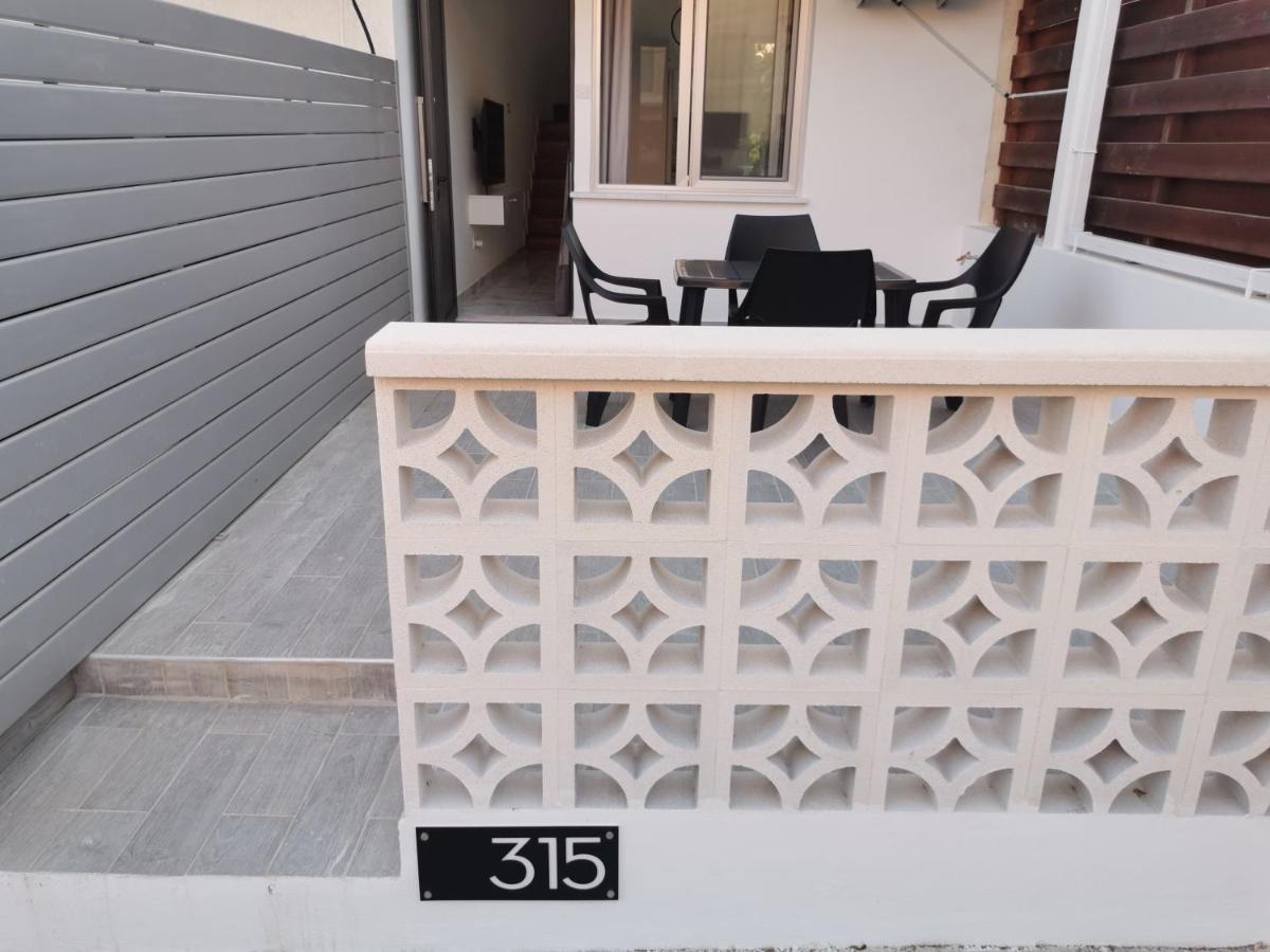 Eros Maisonette In Latchi Area Just 700 Meters Or One-Minute Drive From Polis Municipal Beach Exteriér fotografie