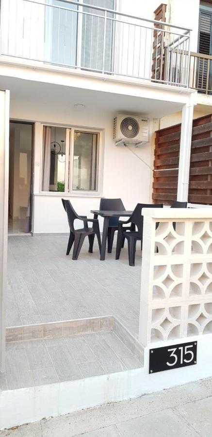 Eros Maisonette In Latchi Area Just 700 Meters Or One-Minute Drive From Polis Municipal Beach Exteriér fotografie